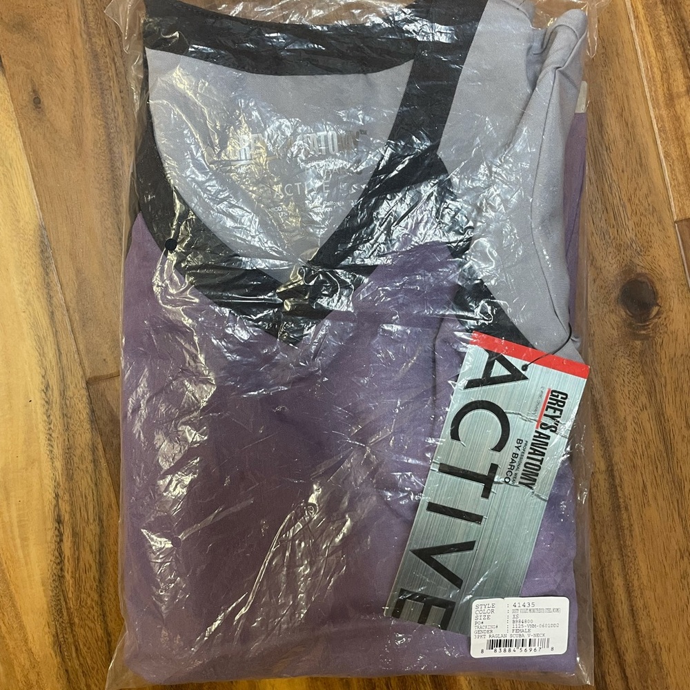 NWT Color Block V-Neck Grey’s Anatomy scrub Top